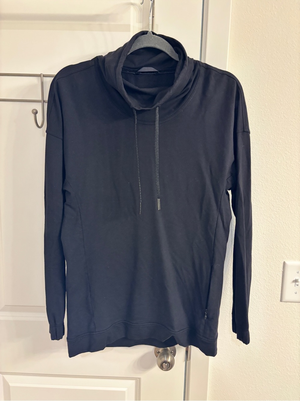 Lululemon black pullover women’s